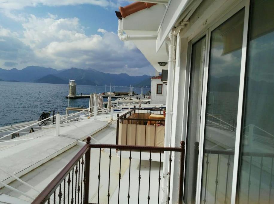 Uysal Suite And Loft Seaside 马尔马里斯 外观 照片