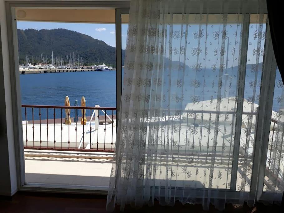 Uysal Suite And Loft Seaside 马尔马里斯 外观 照片