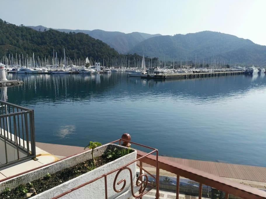 Uysal Suite And Loft Seaside 马尔马里斯 外观 照片